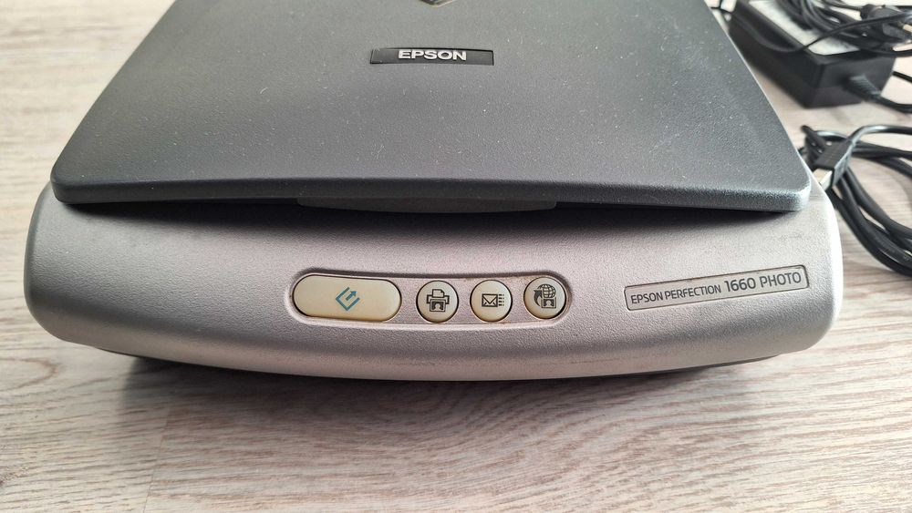 Scanner Epson 1660 em ótimas condições a funcionar