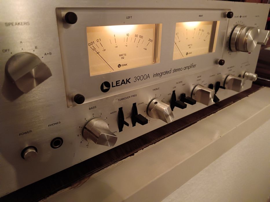 Amplituner Leak 3900a