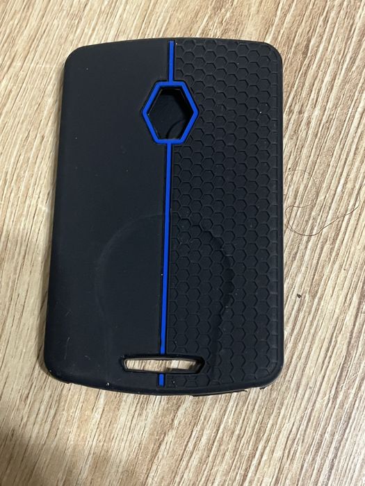 Nowe etui na karte do samochody reno