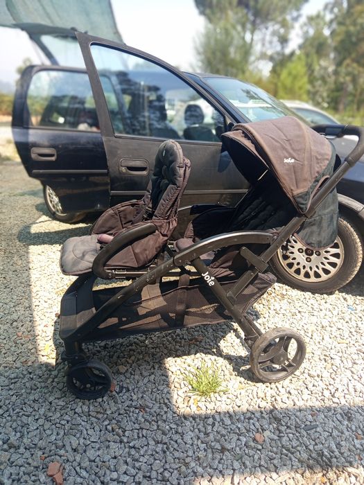 Carrinho de bebe gêmeos