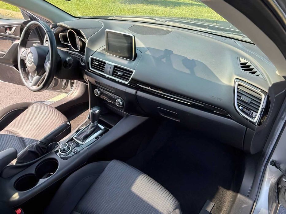 Mazda 3      2016