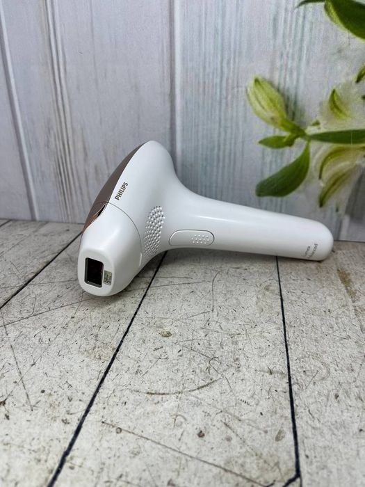 Фотоепілятор Philips Lumea Series 7000