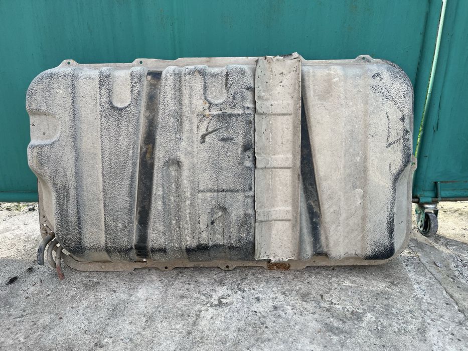 Бак Suzuki Baleno 1.3 бензин 1995 седан