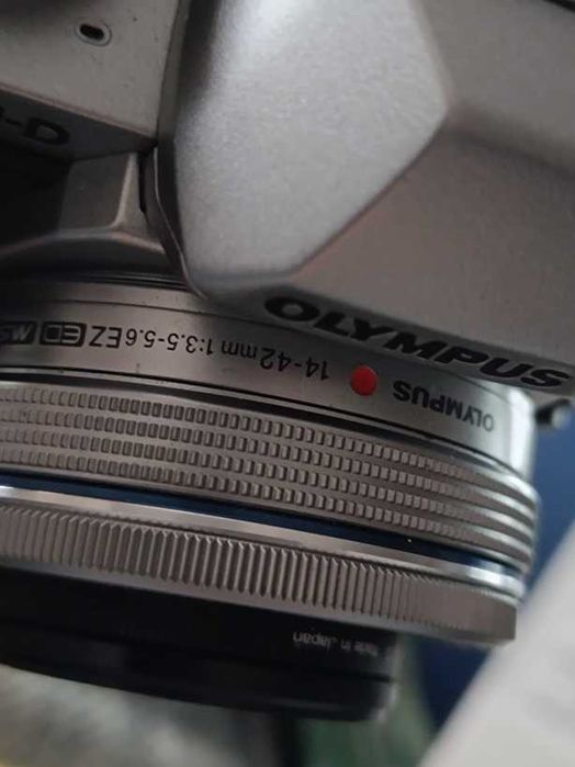 Olympus OM-D E-M10 + obiektyw M.Zuiko 14–42 mm + filtr UV HOYA TANIO !