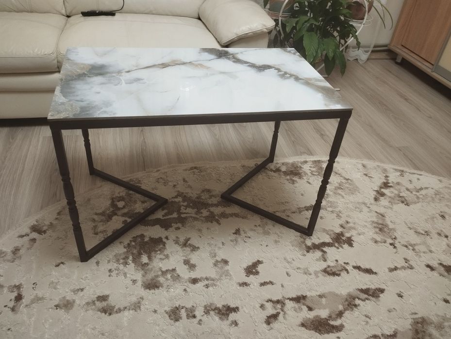 Столик журнальний