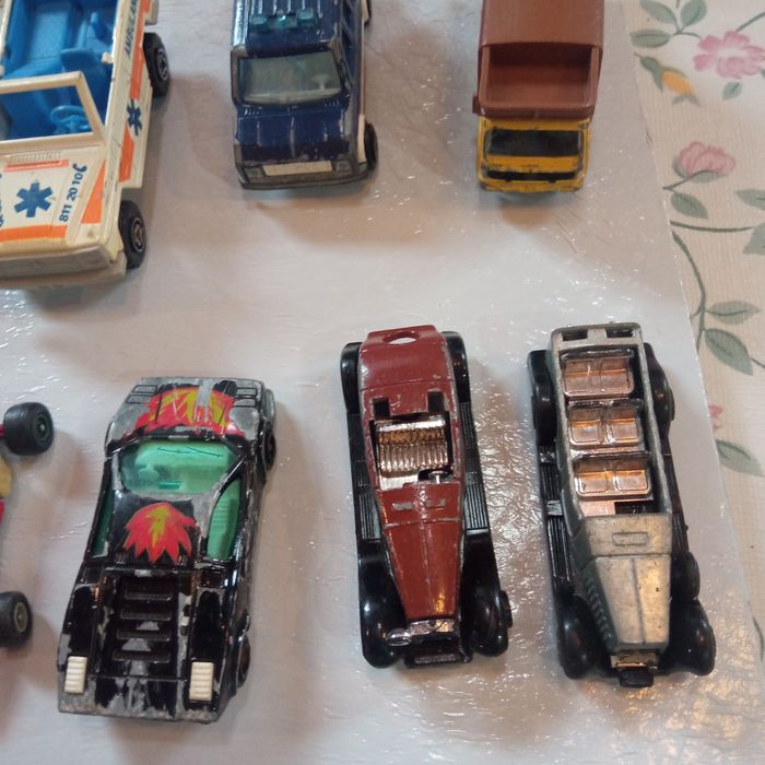Lote de  carrinhos com alguns anos