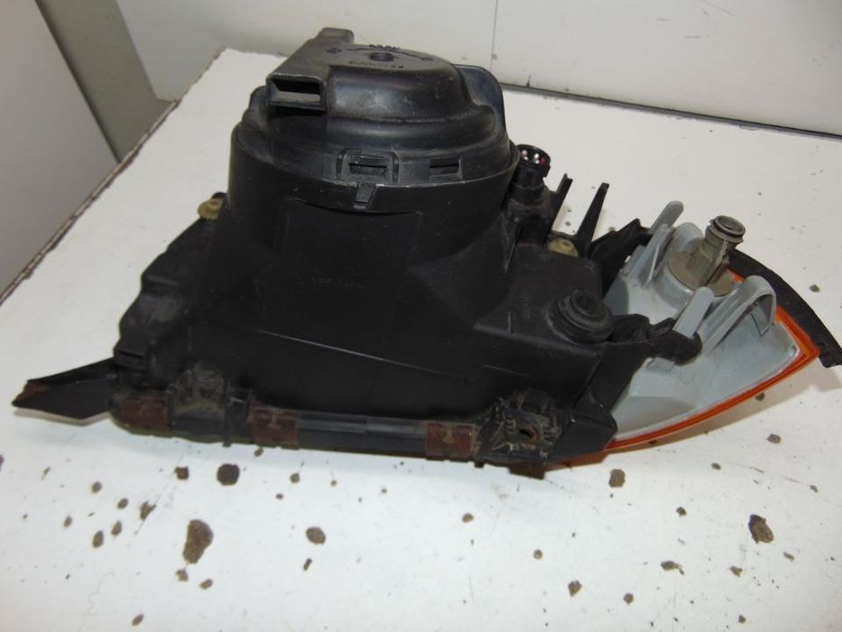 Audi80 farol direito/Renault super 5 farois originais