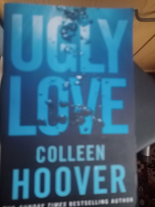 Книга англійською,, Ugly love,, by Colleen Hoover