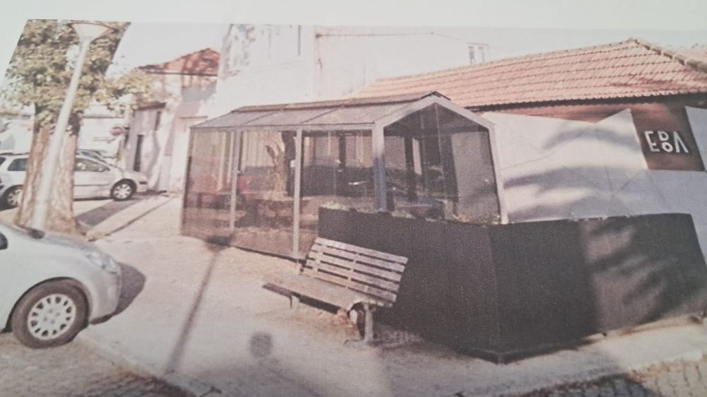 Esplanada / stand de vendas