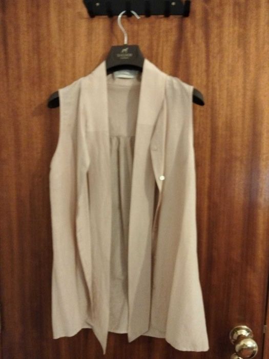 Blusa bege, marca Sacoor
