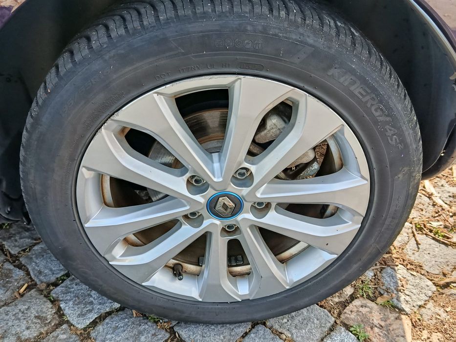 Renault Zoe roxo (Baterias próprias)