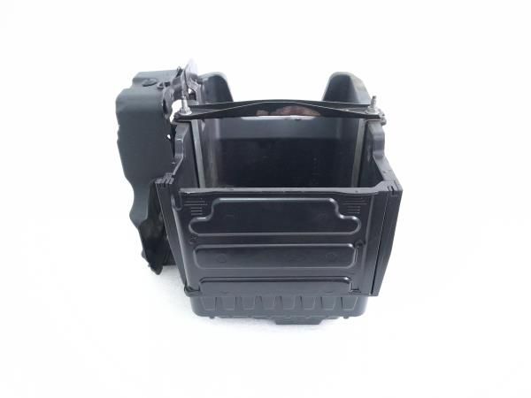 Base / caixa da bateria FORD Fiesta VI (CB1, CCN)