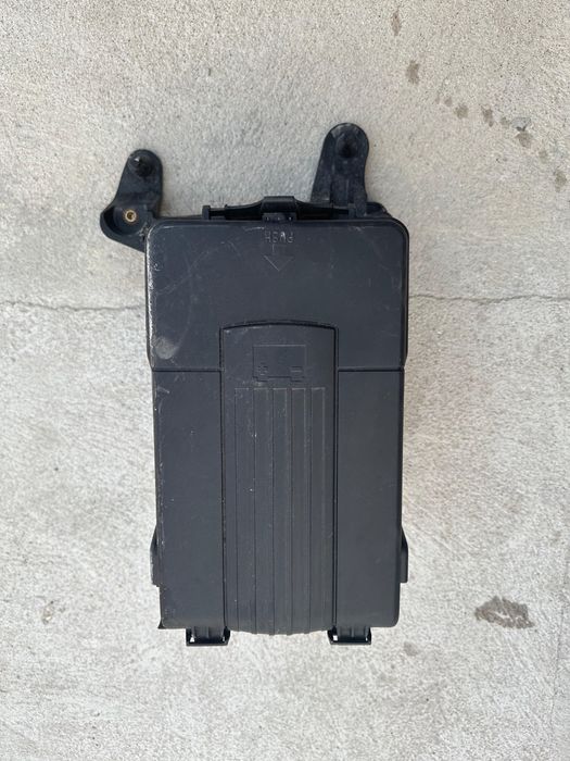 Caixa bateria audi a3 8p completa
