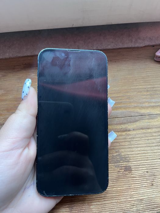 iPhone 13 міні під відновлення чи на запчастини