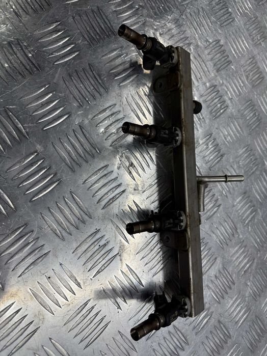 Форсунка Daewoo Lanos Chevrolet Aveo Cruze Opel Astra Zafira  25380933