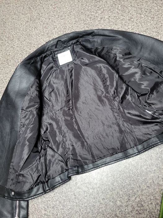 Ramoneska kurtka skórzana czarna zamki srebrne terranova