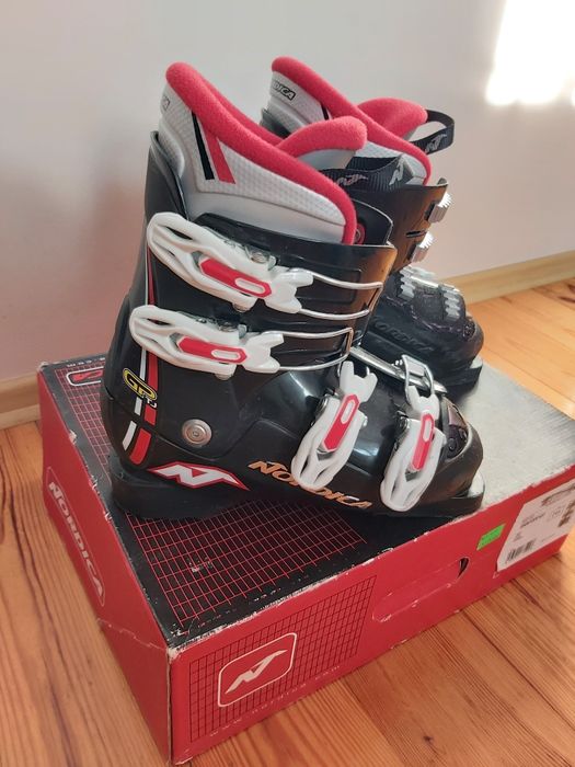Komplet narciarski buty , narty Noedica.