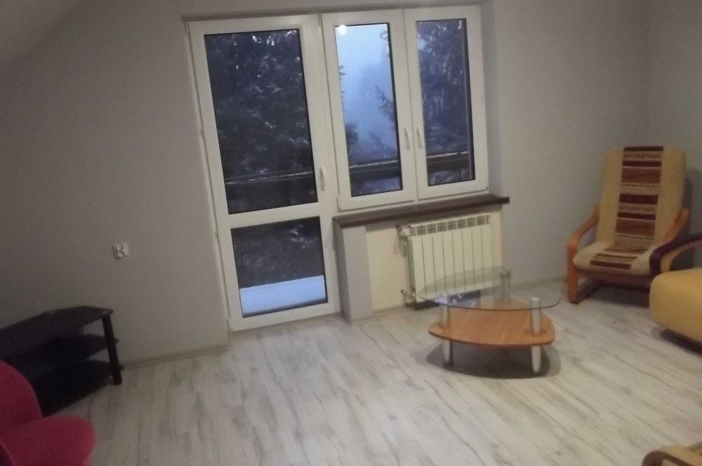 Mieszkanie w domu 90 m kwadratowych całe piętro