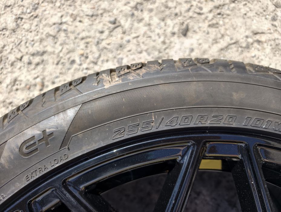 Колеса в зборі Tesla Model Y R20 235/40 Yokohama+ диски Liquid Metal