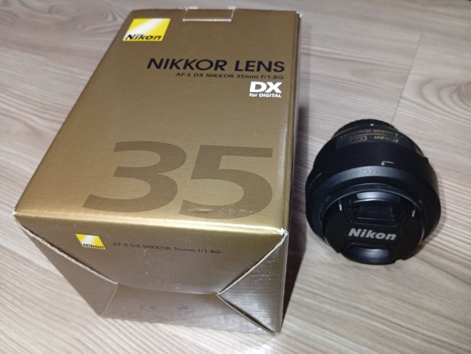 Об’єктив Nikon 35mm f/1.8 DX