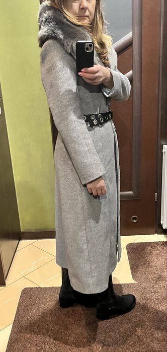 Stylowy popielaty płaszczyk