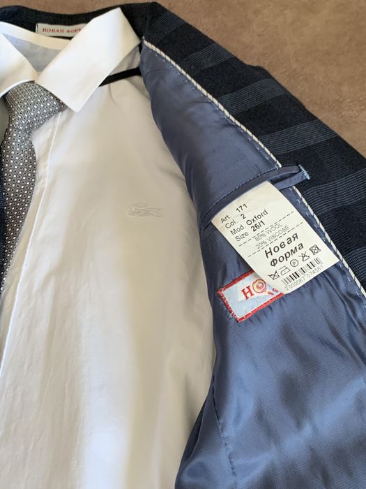 Шкільний костюм в чудовому стані, на 6-8 років