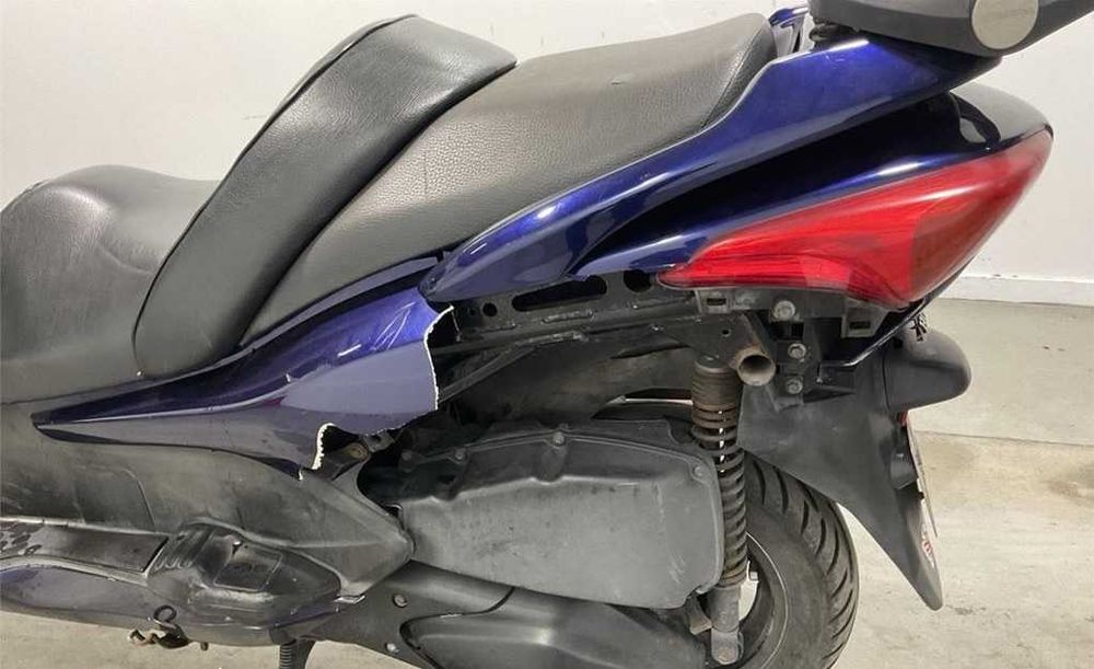 Honda Forza 250 (2005) – Scooter Potente, Confortável e Fiável aceito troca por 125cc