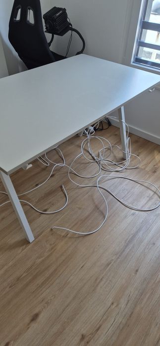 Secretaria IKEA TROTTEN – 140 x 80 cm