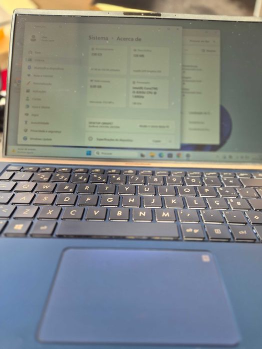 Asus slim UX330F processador i5-8266U, a funcionar sem anomalia