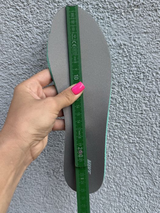 кроссовки Nike оригинал motiva light 40 размер