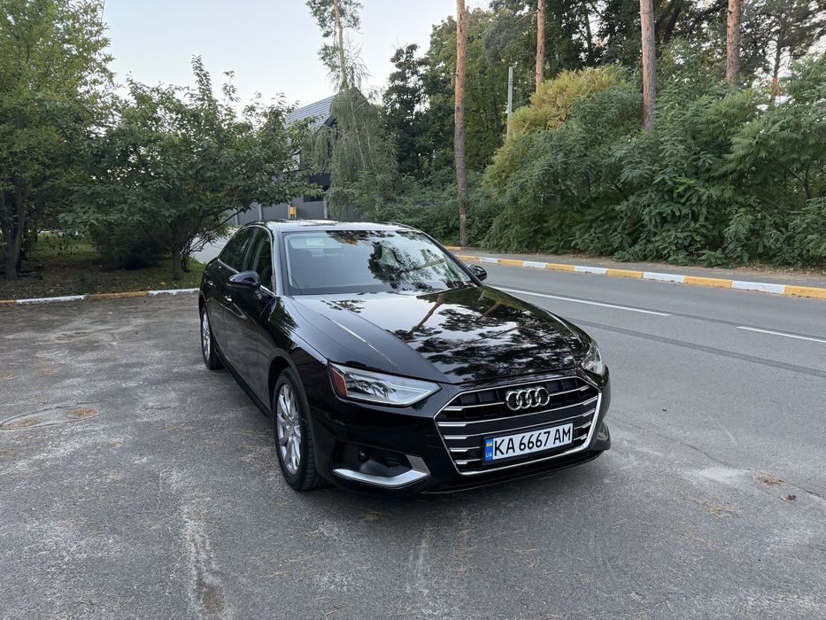 Audi A4 2020 рік