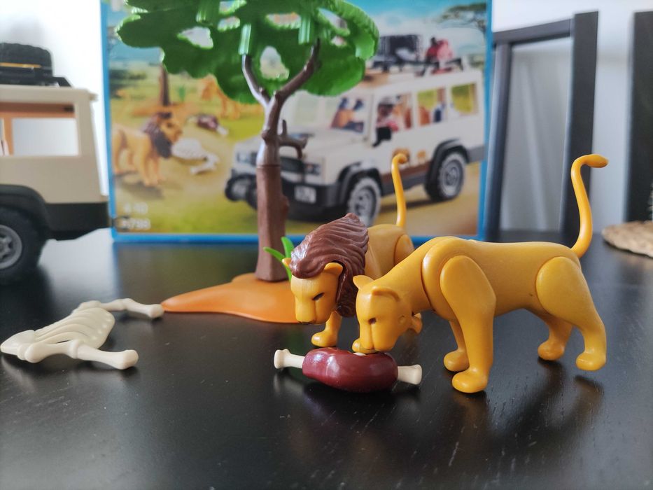 PLAYMOBIL Wild Life 6798 Samochód terenowy z wyciągarką