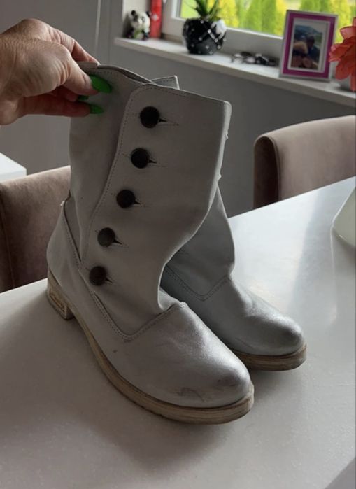 Botki vintage z guzikami – stylowe, nietuzinkowe, wygodne!
