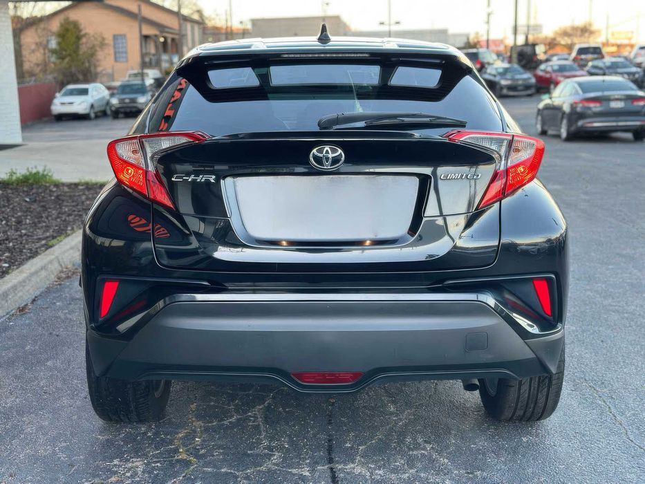 Toyota C-HR      2022