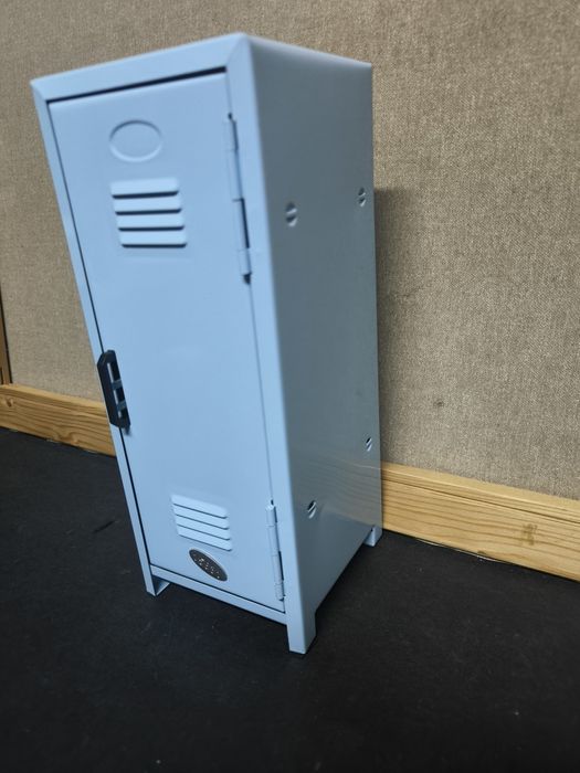 Mini cacifo azul
Mini cacifo de cor azul, ideal para organizar pequeno