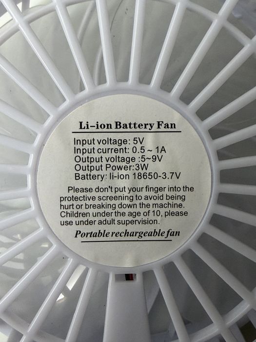 Excelente Ventilador de mão 21 cm x 10,5 cm