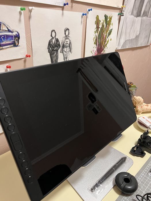 Продаю  Графічний планшет Huion Kamvas 16 +2021