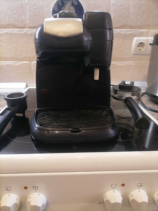 Кавоварка DeLonghi, вживана в робочому стані