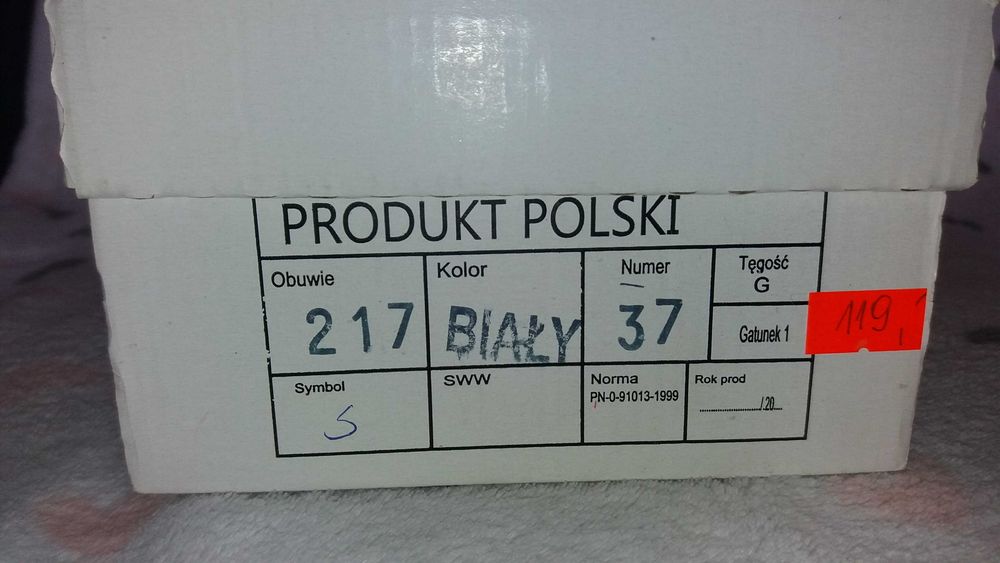 Buty  białe bardzo wygodne ze skóry