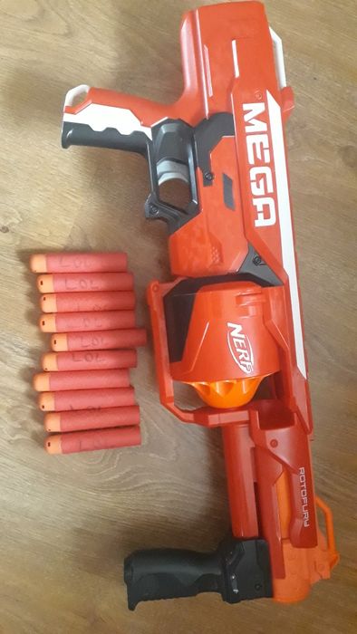 Karabin wyrzutnia Nerf Mega Rotofury