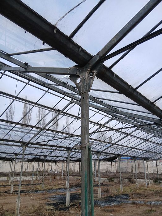Теплица . Конструкция для теплици ангара склада  альтанки