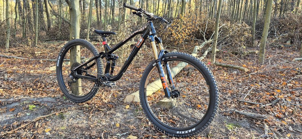 29" Rock Shox 35 Gold RL 160mm  15x110mm Boost, 1.5 taperred