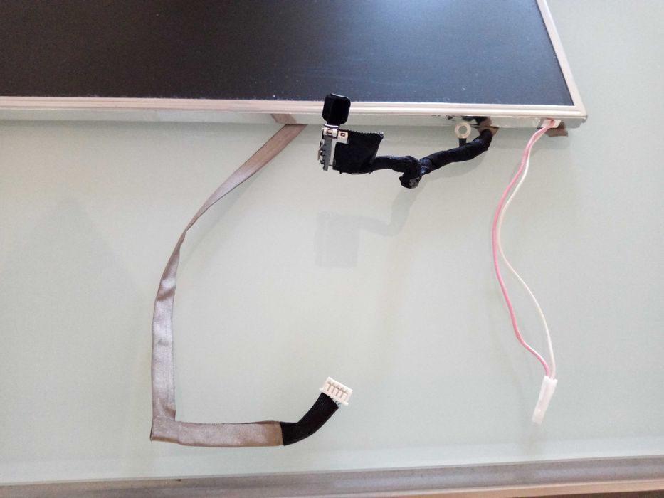 Vendo ecrãs de portátil 16´´