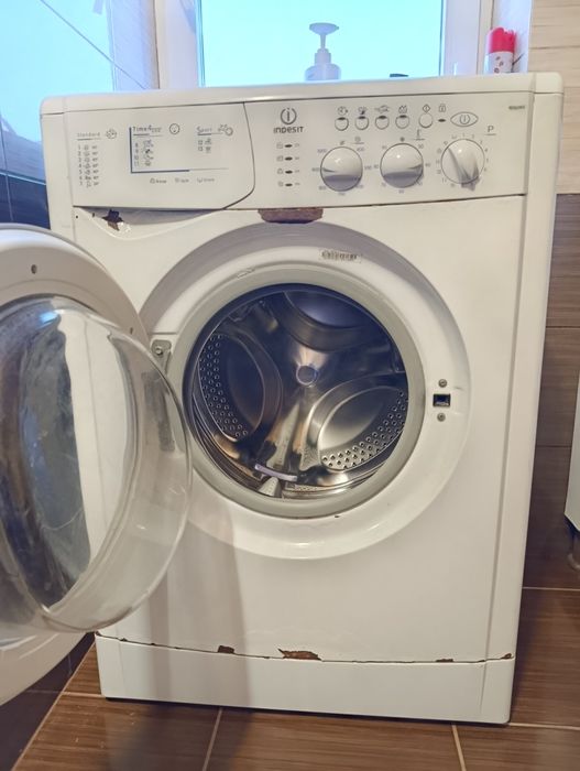 Пральна машина Indesit WISL 105 (на запчастини або відновлення)