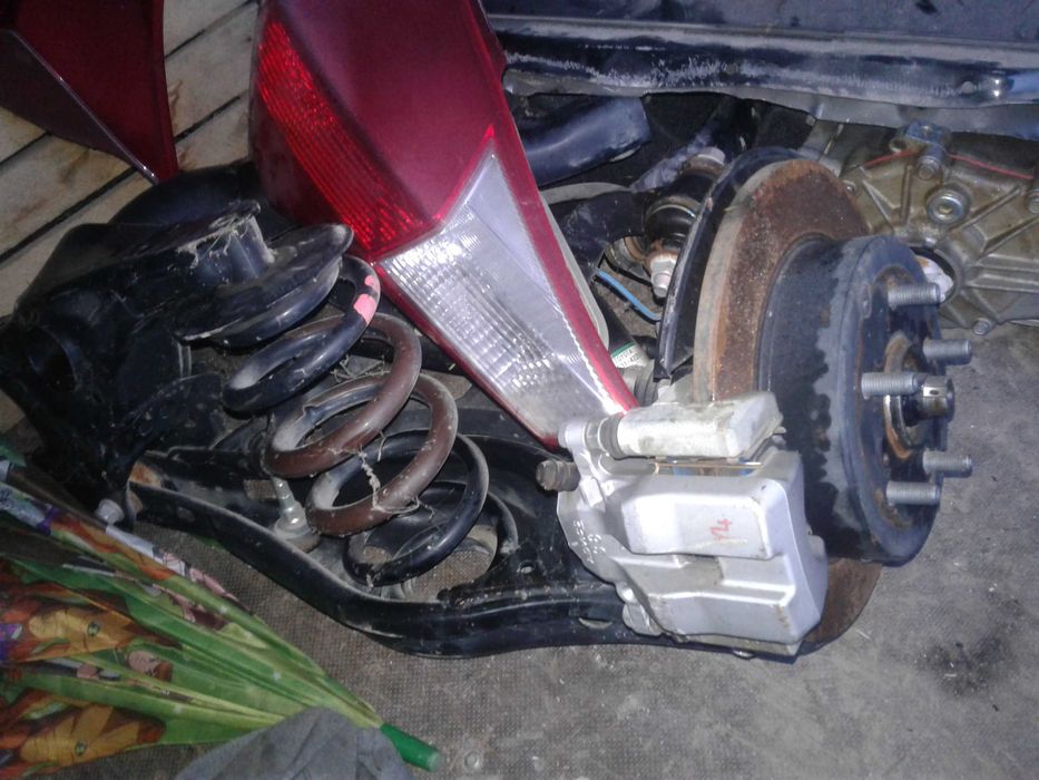 Toyota RAV 4 Rav4 Maska Czarna USA Przód Zderzak 14r Dyfer Lampa Piast