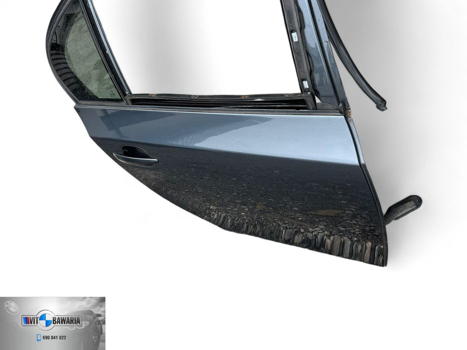 Drzwi prawy tył BMW E60 platingrau metallic (A68/7)