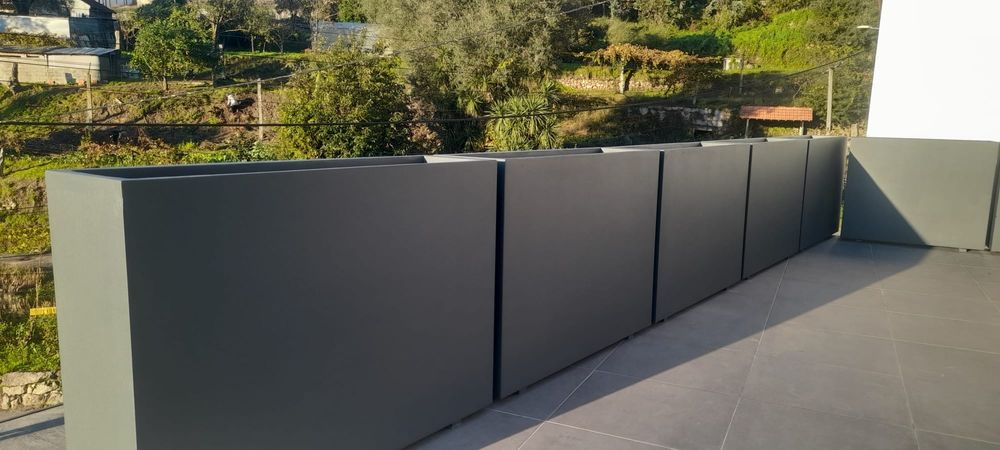 Floreira Mod. 120x30xh85cm RAL 7016