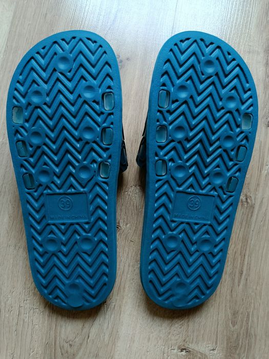 Klapki basenowe rozm 39