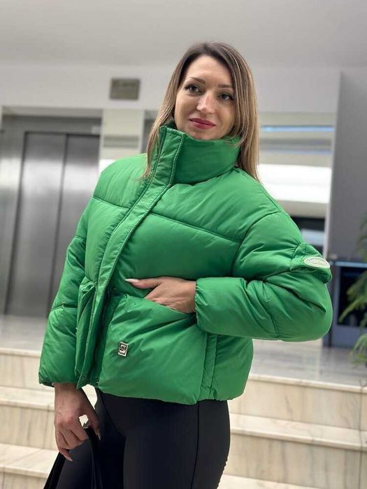 Стильна укорочена куртка, демі
