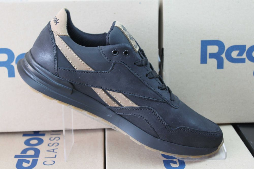 Reebok - кожаные черные кроссовки туфли кросівки  (код:18-25чер/койот)